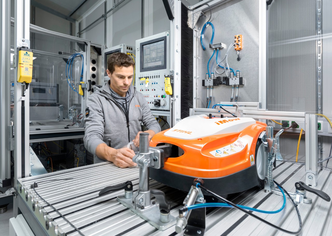 Тестова зона iMOW на даху STIHL Tirol займає площу 3000 квадратних метрів.